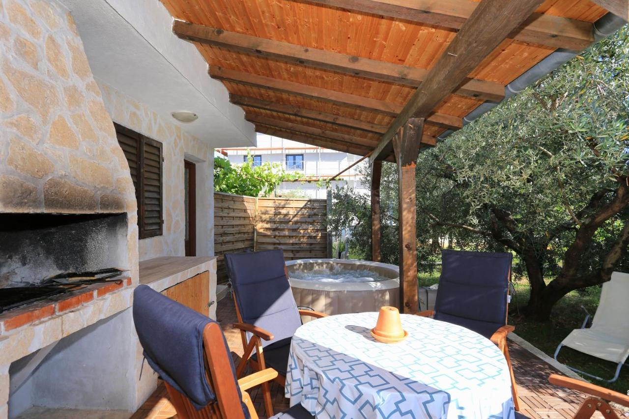 Hacienda Mia With Yacuzzi And Free Parking Zadar Exterior photo