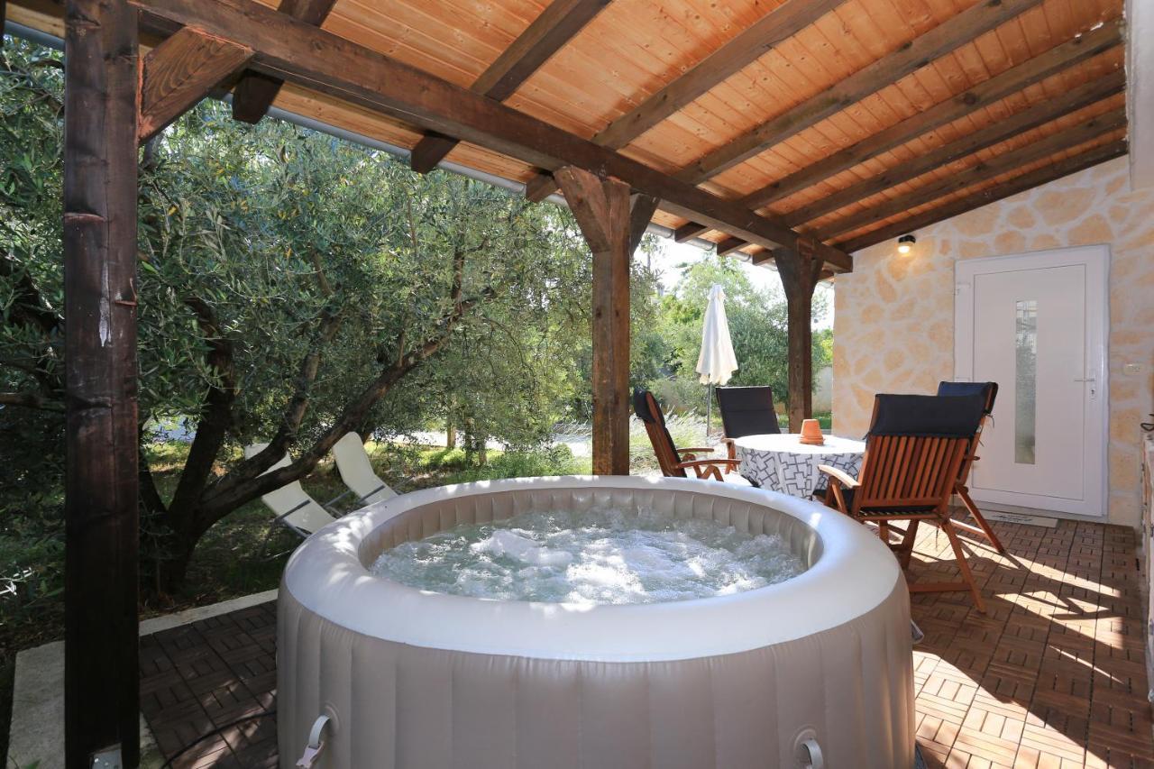 Hacienda Mia With Yacuzzi And Free Parking Zadar Exterior photo