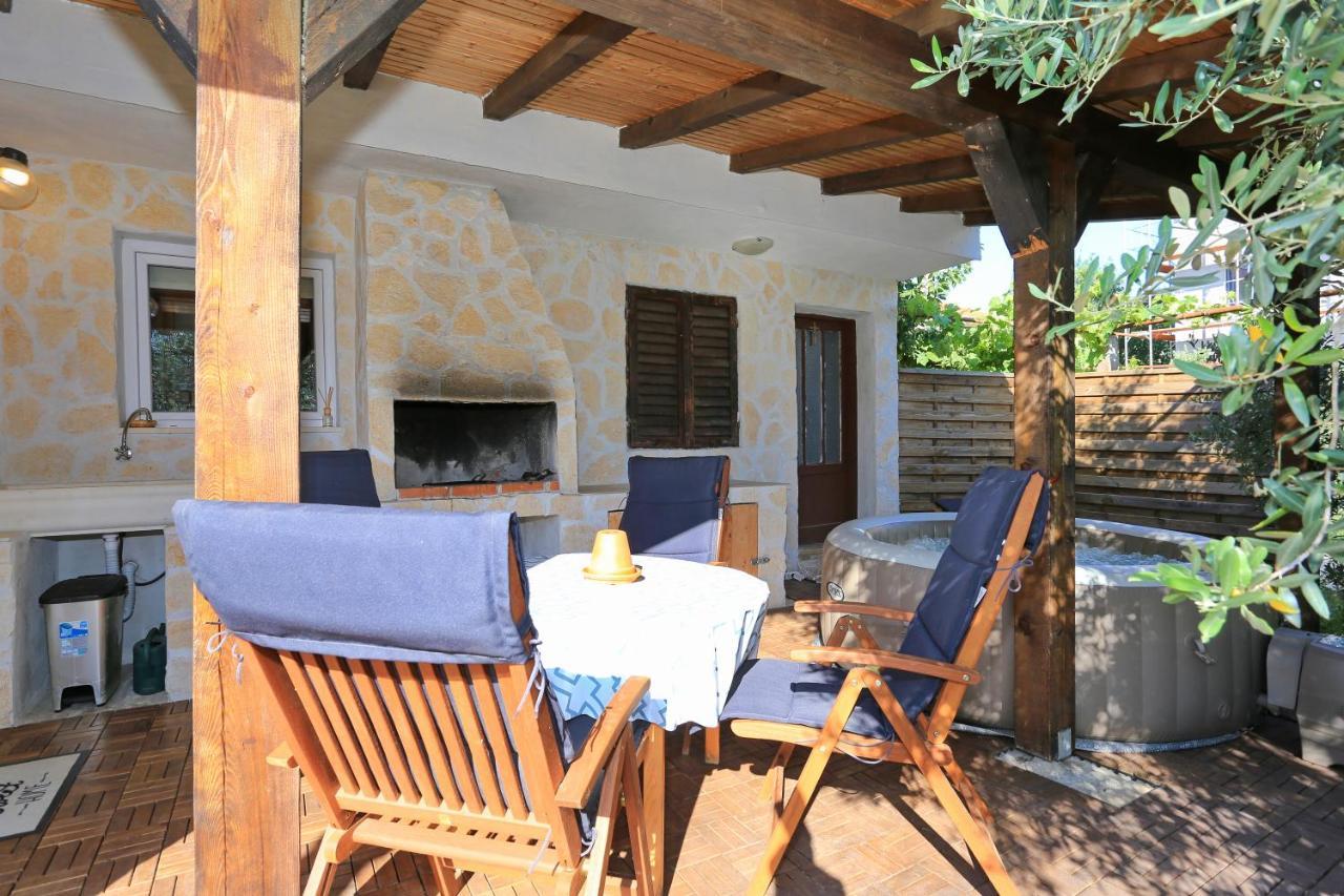 Hacienda Mia With Yacuzzi And Free Parking Zadar Exterior photo